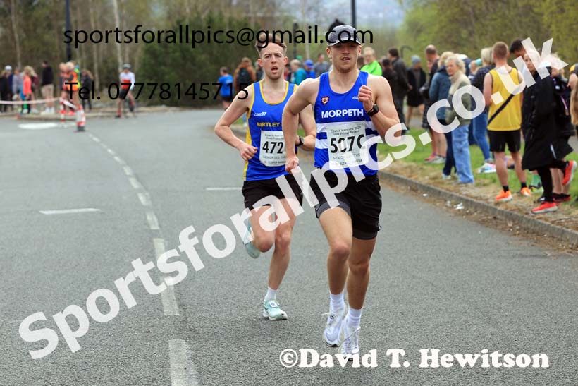 Senior mens relay, 2025 Elswick Harriers Good Friday Road Relays, Newburn, Newcastle upon Tyne. Photo: David T. Hewitson/Sports for All Pics